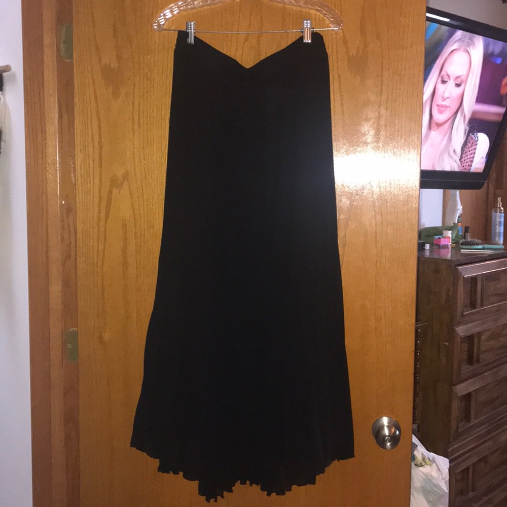 New Black pleated maxi skirt